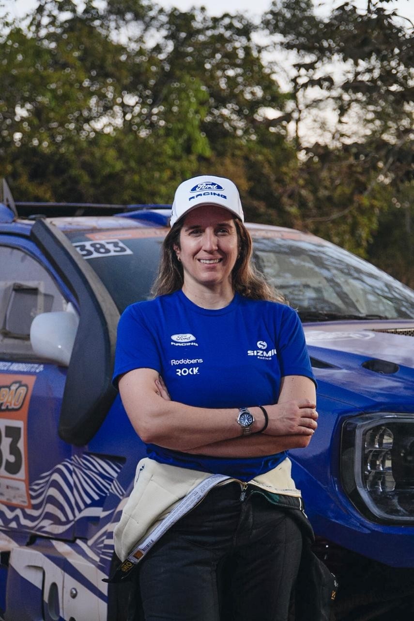 Bia Figueiredo é a primeira mulher a vencer o Rally do Jalapão com protótipo da equipe Sizmic